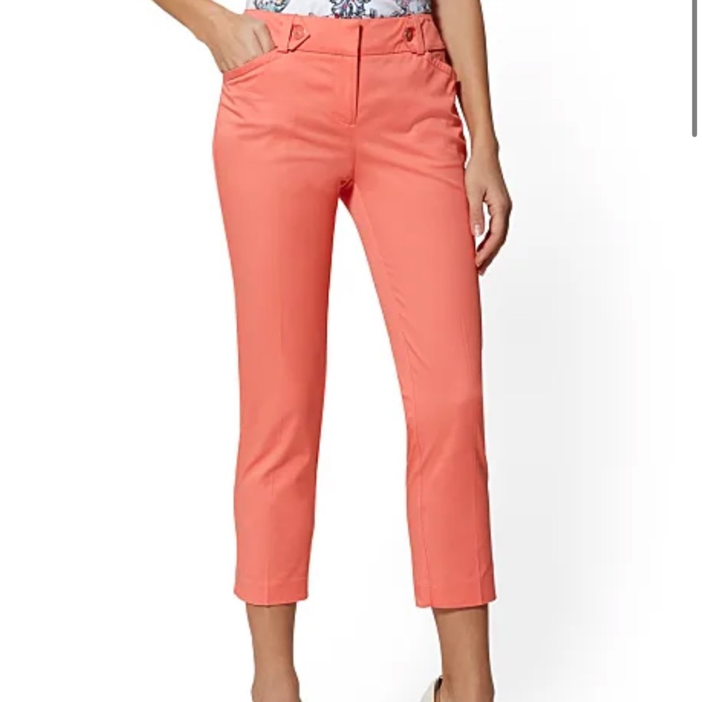 New York and company. 7th avenue. Crop pant. Size 0.